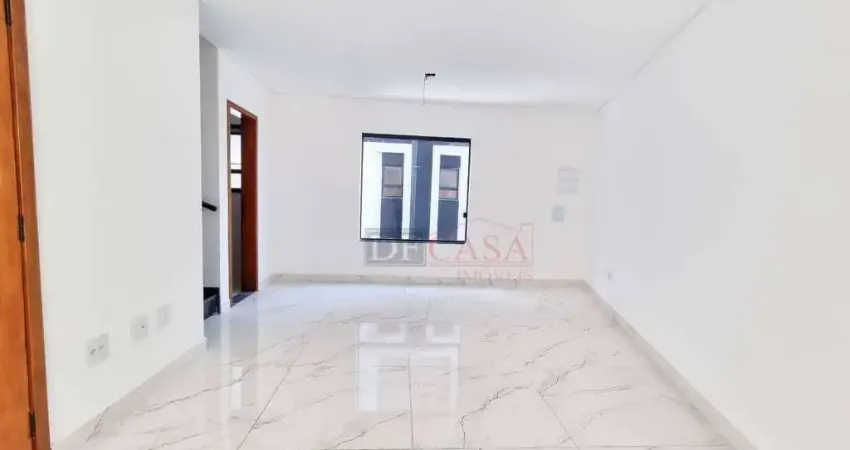 Sobrado a venda na Vila Granada com 2 dormitórios e 1 vaga de garagem próximo ao Metrô Guilhermina.