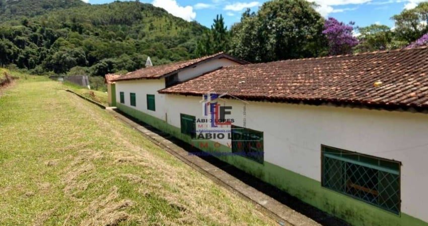Sítio com 4 dormitórios à venda, 180 m² por R$ 2.600.000 - Curitibanos - Bragança Paulista/SP
