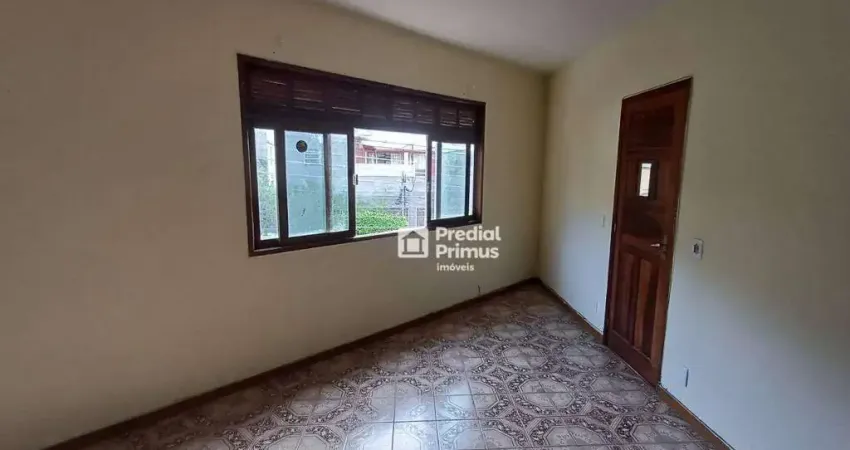 Sobrado com 1 dormitório para alugar por R$ 850,00/mês - Catarcione - Nova Friburgo/RJ