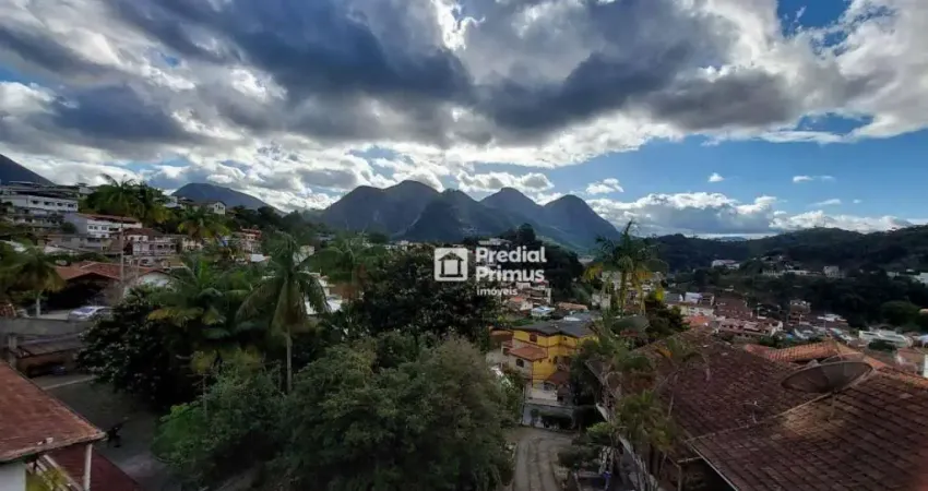 Casa em bairro nobre, com 2 dormitórios à venda, 165 m² por R$ 650.000 - Braunes - Nova Friburgo/RJ