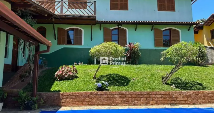 Casa com 3 dormitórios à venda, 214 m² por R$ 1.400.000,00 - Vale dos Pinheiros - Nova Friburgo/RJ