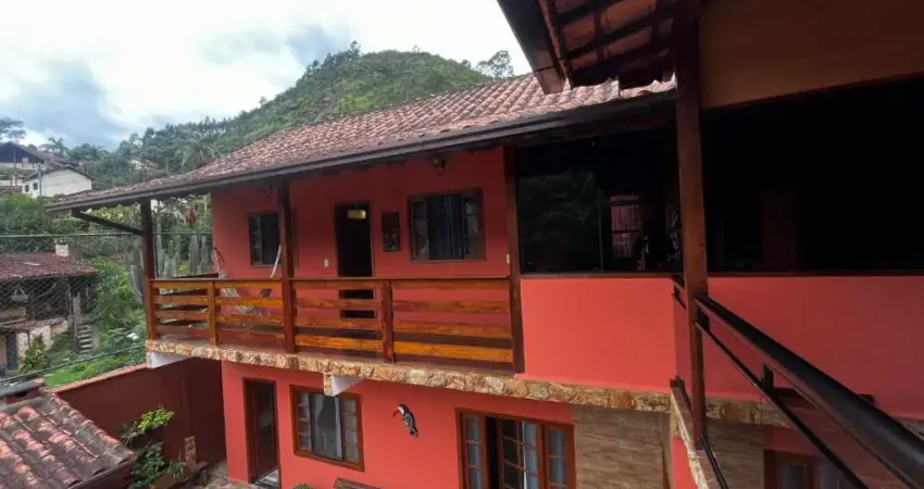 Casa à venda, 305 m² por R$ 750.000,00 - São Pedro da Serra - Nova Friburgo/RJ