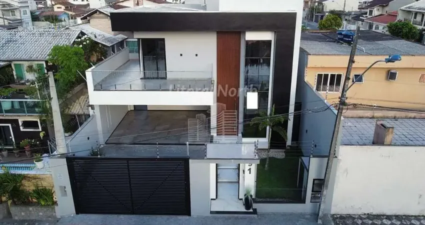 Casa com 3 quartos à venda na Rua Egon Schauffert, São Judas, Itajaí