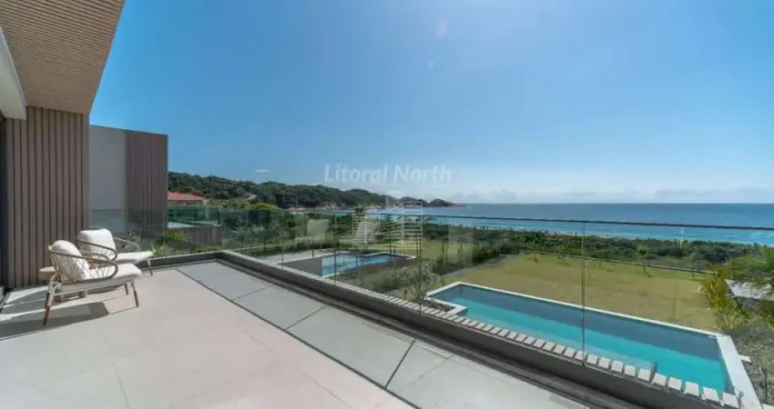 Casa alto-padrão de frente para o mar em Estaleiro - Balneário Camboriú