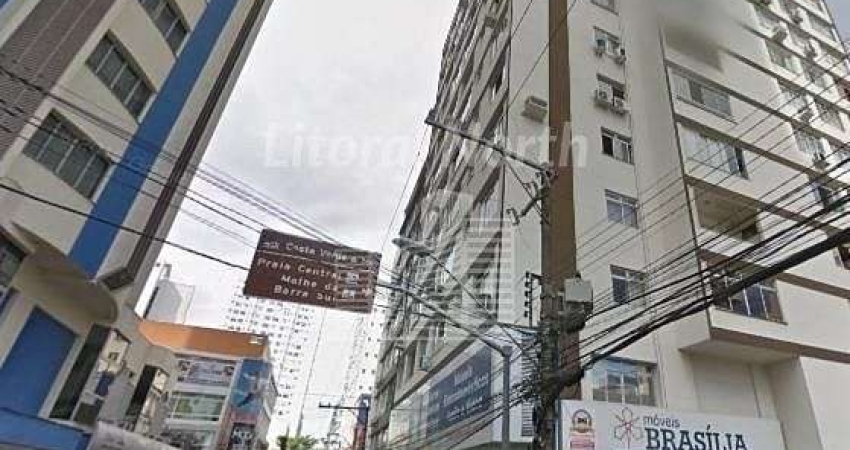 Apartamento na Avenida Central - Finamente mobiliado.