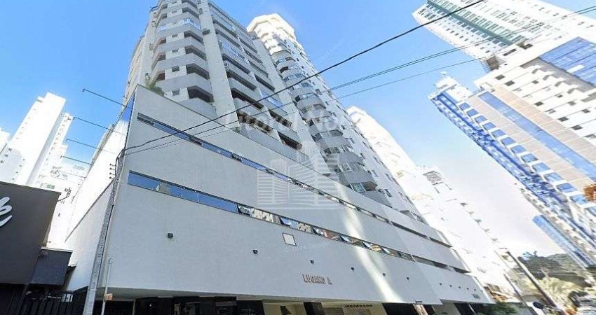 Apartamento no Bairro Pioneiros á poucos metros do mar.