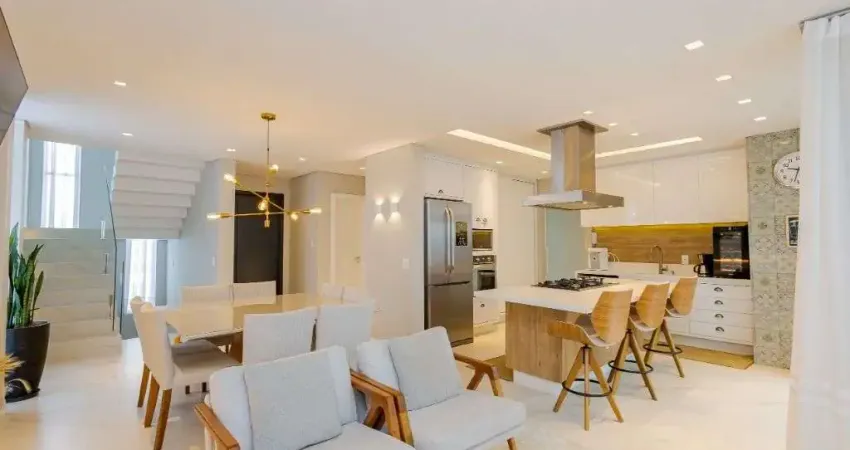 Casa em condomínio fechado com 4 quartos à venda na Rua Maria Luiza Bazzani Natal, 381, Uberaba, Curitiba