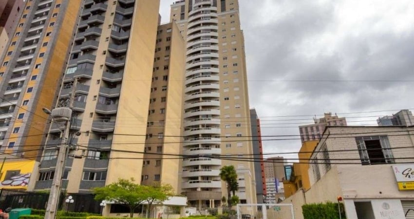 Apartamento com 3 quartos para alugar na Rua Desembargador Motta, 2290, Centro, Curitiba