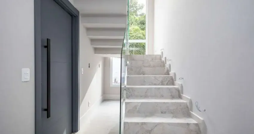 Casa em condomínio fechado com 4 quartos à venda na Rua Maria Luiza Bazzani Natal, 381, Uberaba, Curitiba