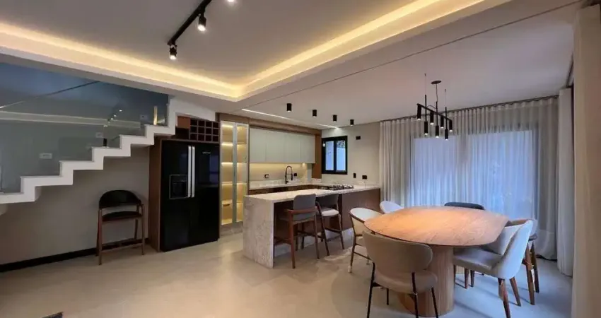 Casa em condomínio fechado com 3 quartos para alugar na Avenida Cândido Hartmann, 5118, Santa Felicidade, Curitiba