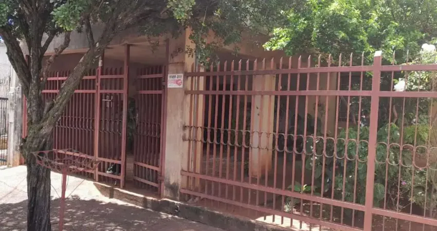 Casa para Venda em Ribeirão Preto, Quintino Facci I, 2 dormitórios, 1 banheiro, 2 vagas