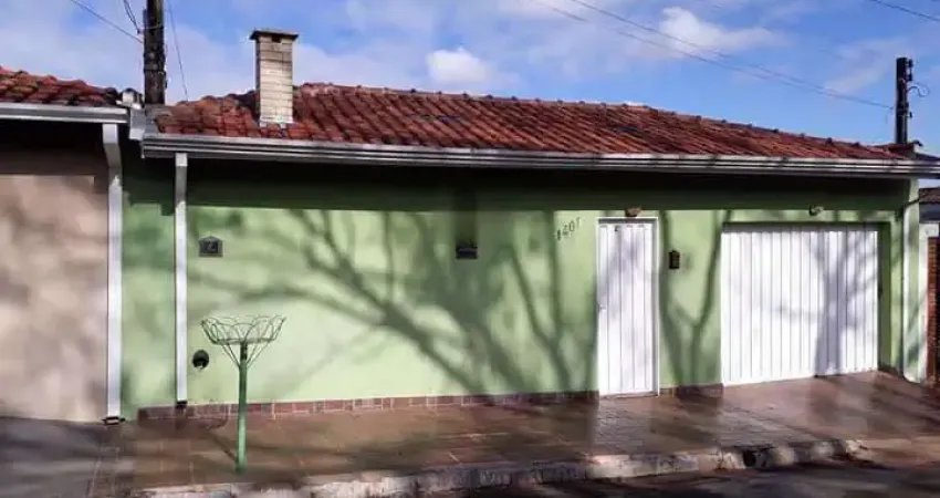 Casa para Venda em São Simão, Centro, 3 dormitórios, 1 suíte, 3 banheiros, 1 vaga