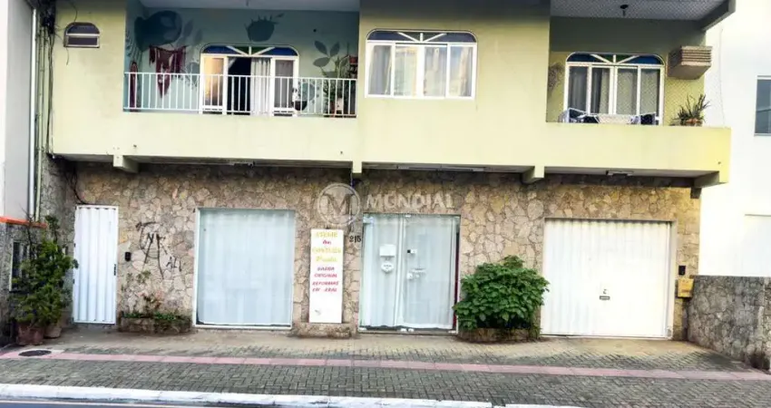 Casa diferenciada na quadra do mar , centro, balneário camboriú - sc