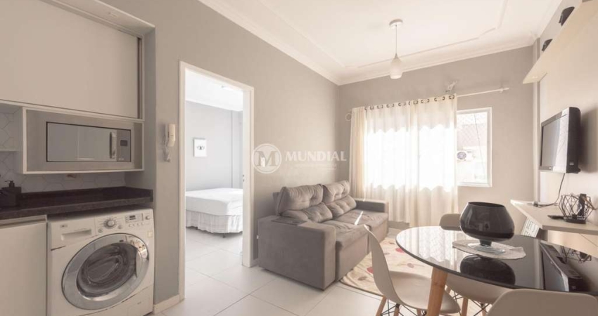 Lindo apartamento 01 quarto na quadra do mar, Centro, Balneário Camboriú - SC