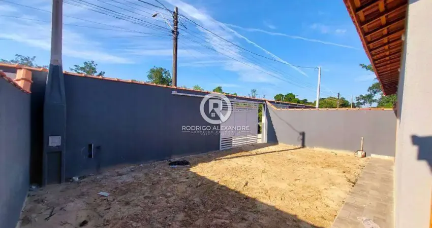Casa à Venda em São Fernando, Itanhaém - 2 Dormitórios e Cozinha Completa por R$ 229.000