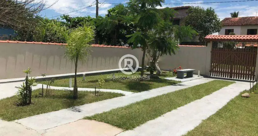 Casa à Venda em Itanhaém: 2 Dormitórios, Suíte e 2 Vagas por R$ 298.000