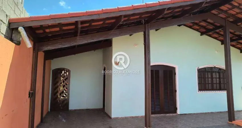 Casa à Venda em Jamaica, Itanhaém - 3 Dormitórios, Suíte, Espaço Gourmet e Churrasqueira