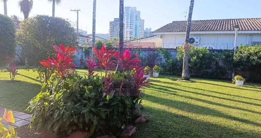 Casa com 4 quartos à venda no Jardim Virgínia, Guarujá 