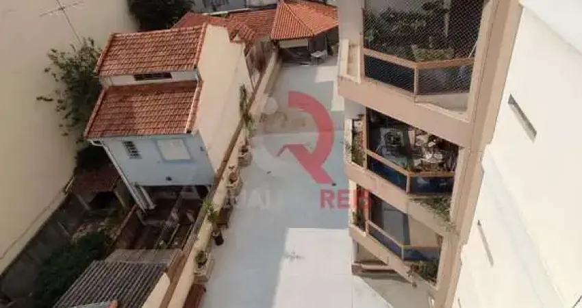 Lindo apartamento de 141 m², com 3 dormitórios amplos, incluindo uma suíte máster com closet e hidromassagem, 4 banheiros ao todo, sala dois ambientes, cozinha espaçosa com móveis planejados, área de