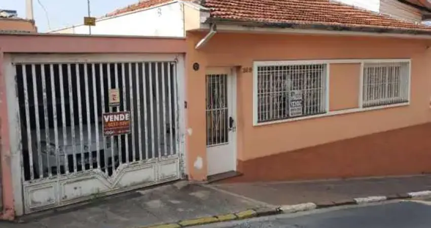 Casa para Venda em Bragança Paulista, Centro, 2 dormitórios, 1 suíte, 2 banheiros, 1 vaga