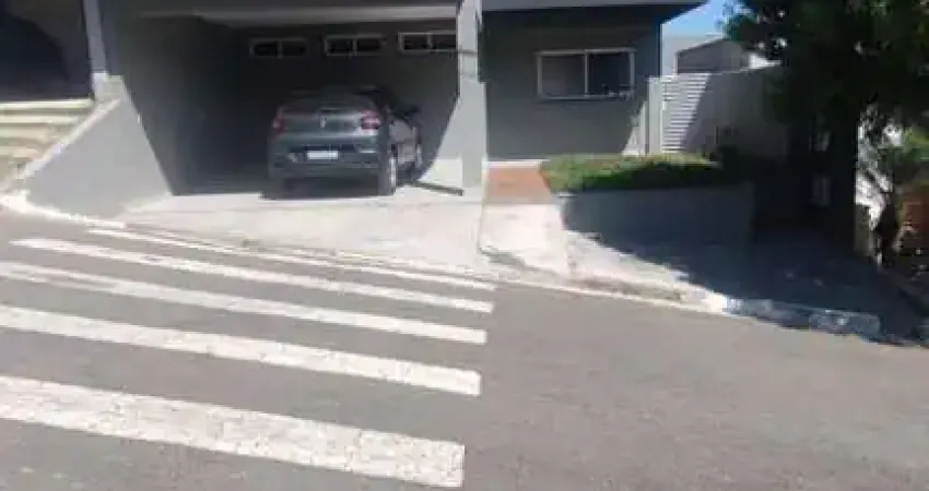 Casa em Condomínio para Venda em Bragança Paulista, Condomínio Portal da Serra, 3 dormitórios, 1 suíte, 2 banheiros, 2 vagas