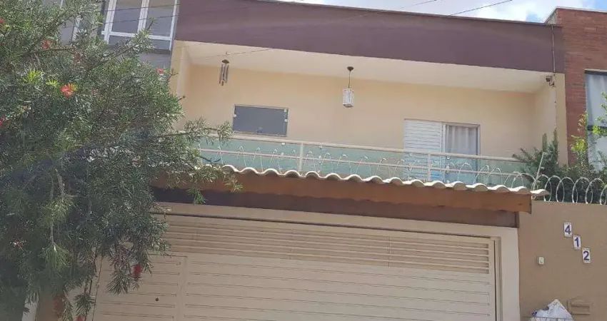 Casa à venda em Atibaia, Jardim Cerejeiras, com 4 quartos, com 218 m²
