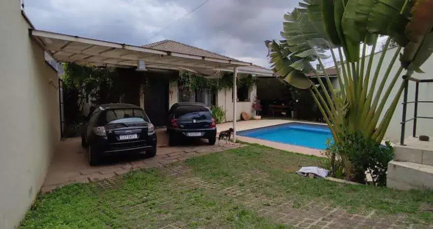 Casa à venda em Atibaia, Ribeirão dos Porcos, com 3 quartos, com 200 m²