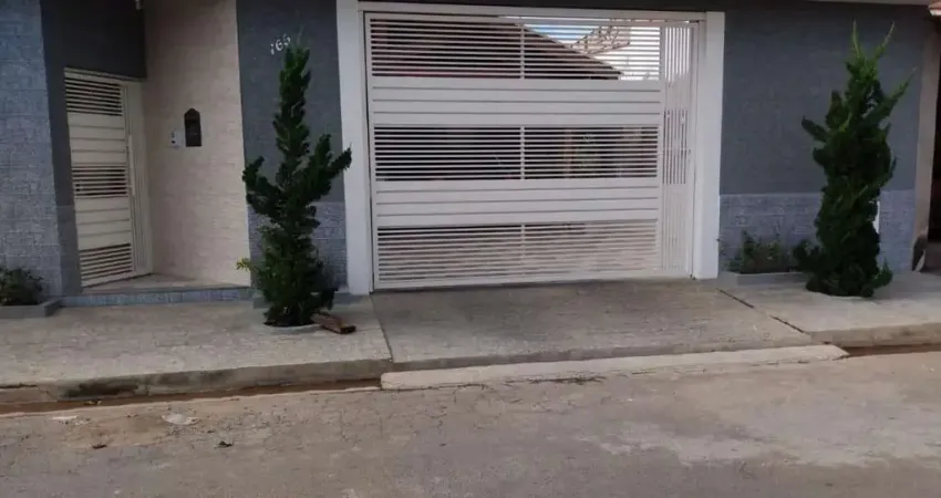Casa para Venda em Bragança Paulista, Jardim Paturi, 3 dormitórios, 1 suíte, 2 banheiros, 4 vagas