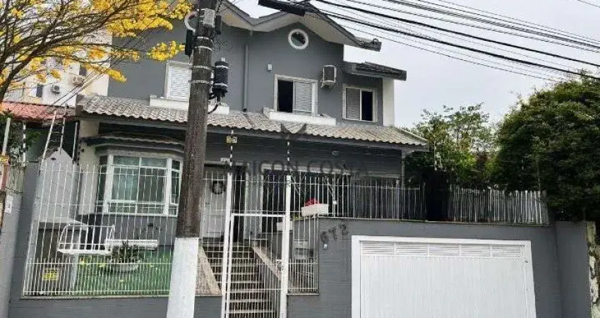 Casa com 6 quartos à venda no Canto, Florianópolis 