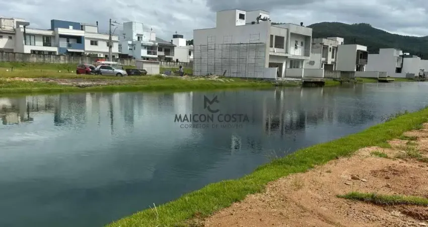 Terreno em condomínio fechado à venda na Avenida Deltaville, Beira Rio, Biguaçu