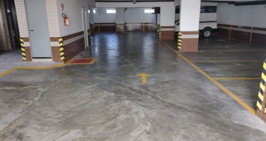 Vila Caiçara, prédio frente para o mar, apto 2 dorms, suite, 2 sacadas, lazer compelto