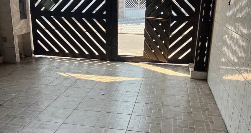 Casa com 2 quartos à venda na Rua Jamil Issa, 10, Jardim Melvi, Praia Grande