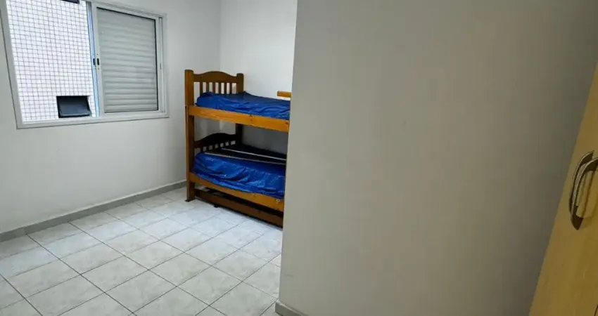 vila caiçara, apto 1 dorm, sacada, garagem, 30 mts do mar.