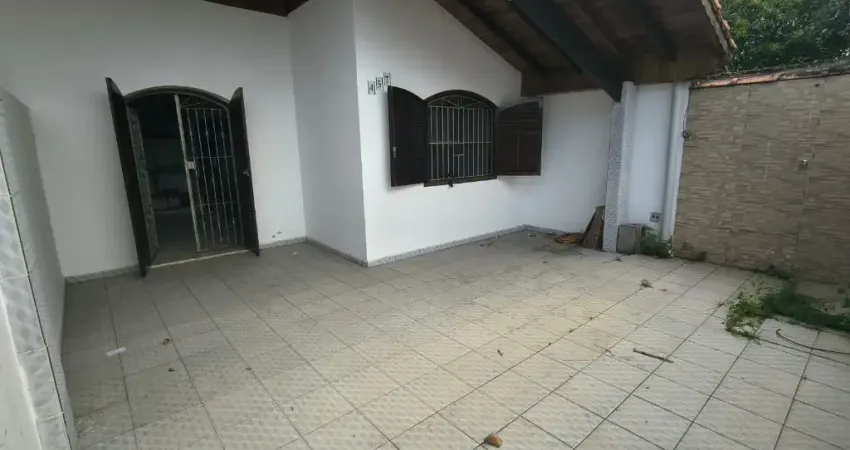 Casa 2 quartos Na vila Caiçara lado praia em Praia Grande - SP - RP682