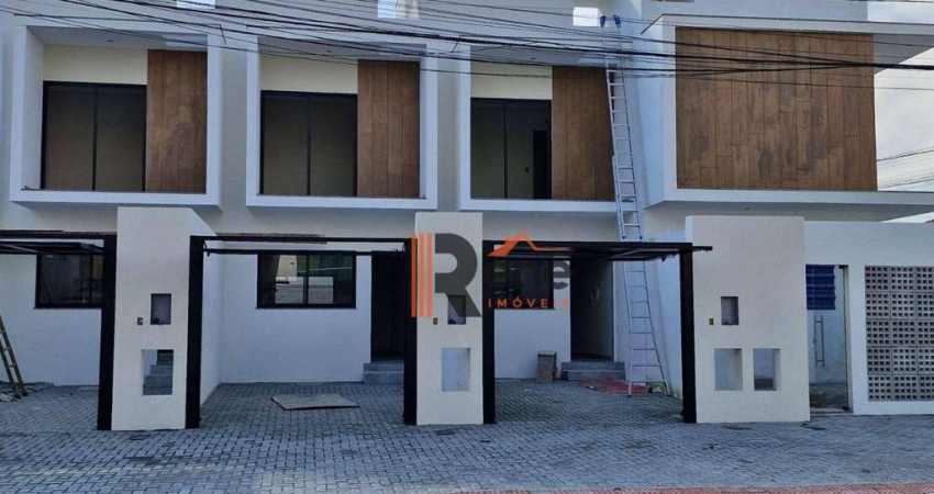 Sobrado, 2 quartos, Santa Regina, Camboriú