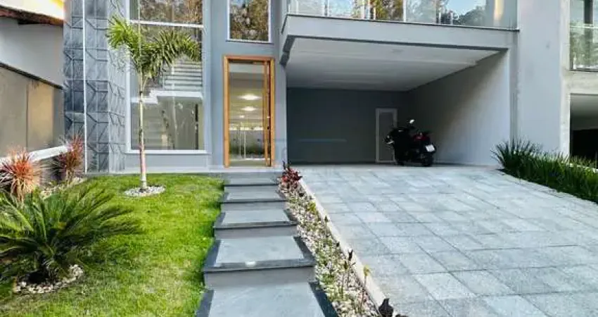 Mosaico da serra - casa sobrado em condomínio fechado com 3 suítes e piscina aquecida.