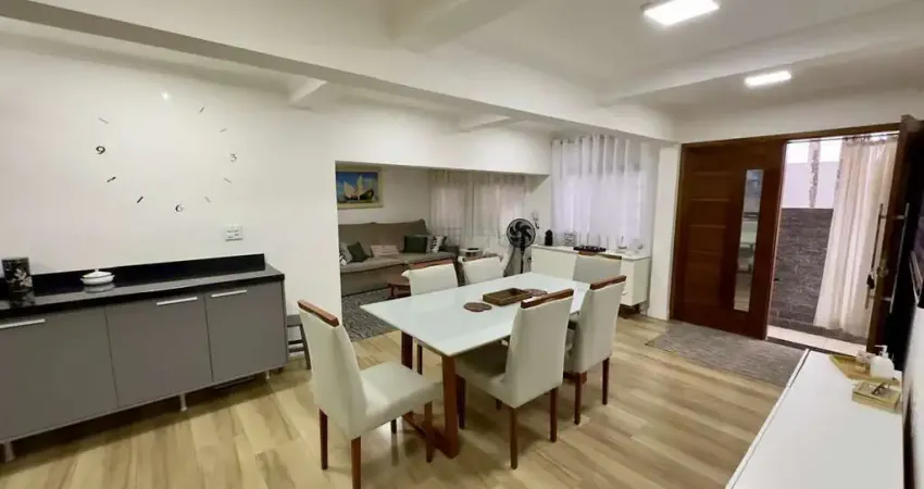 Sobrado amplo com 03 dormitórios e área gourmet, à venda na vila suissa, mogi das cruzes - sp