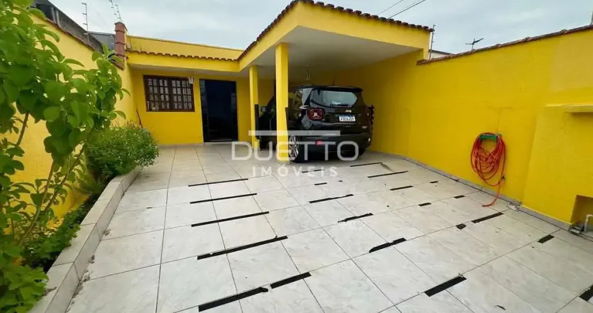 Casa Térrea de 03 dormitórios, sendo 01 suíte, à venda no Socorro, Mogi das Cruzes - SP