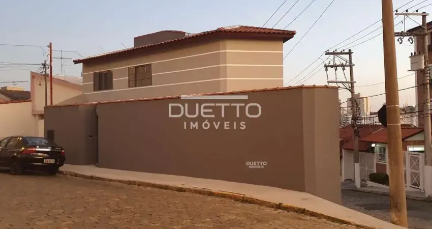 Casa Residencial/Comercial de 150m², com 03 dormitórios, sendo 01 suíte, à venda no Centro, Mogi da
