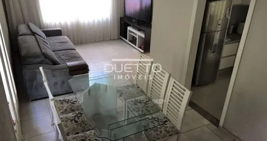 Sobrado amplo de 192,10m² com 03 dormitórios, sendo 01 suíte, à venda na Vila São Francisco, Mogi d