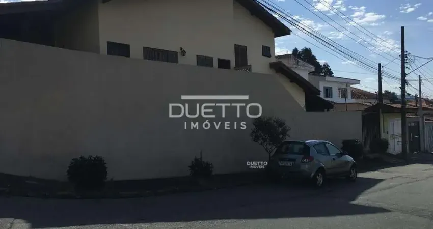Sobrado de 03 dormitórios, sendo 01 suíte, à venda na Vila Suissa, Mogi das Cruzes - SP