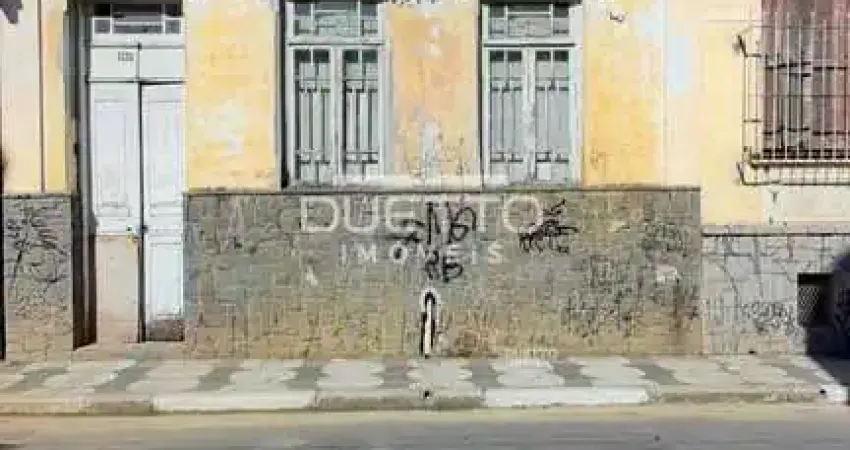 Casa Comercial ou Residencial com excelente localização, no Centro de Mogi das Cruzes - SP