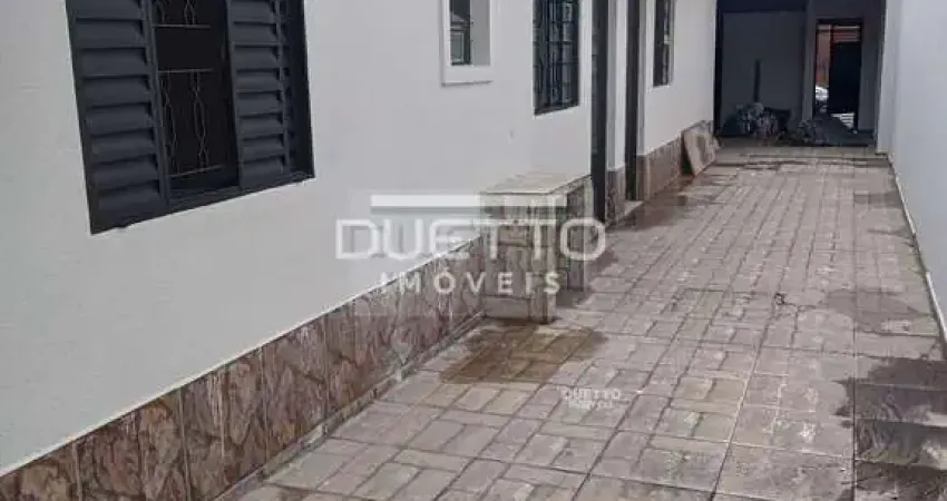 Casa com 02 dormitórios e área gourmet, à venda no Residencial Colinas, Mogi das Cruzes - SP