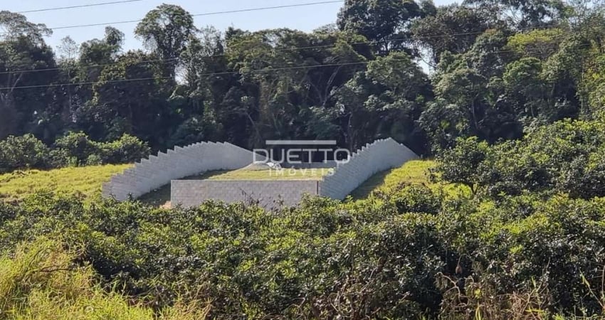 Terreno em condomínio de chácaras - Mogi das Cruzes.