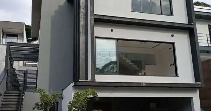 Mosaico da serra - sobrado alto padrão com 03 suítes, sendo 01 master, à venda no mosaico da serra, mogi das cruzes - sp