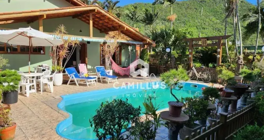 Casa Financiável com 4 dormitórios à venda, 250 m² por R$ 2.100.000 - Armação do Pântano do Sul - Florianópolis/SC