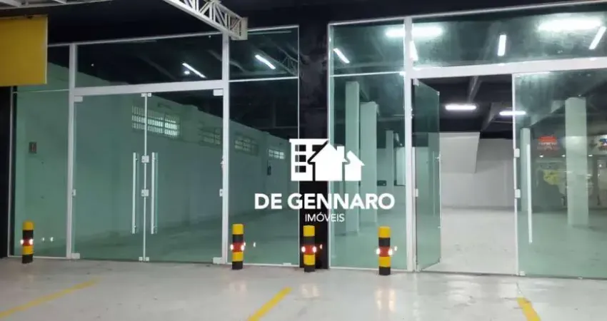Loja com mais de 450m2 de área, com piso porcelanato novo.