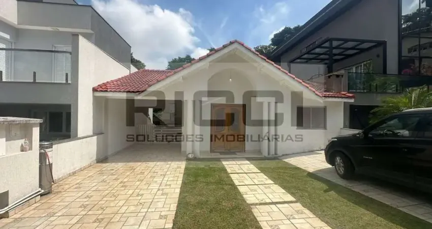 Condominio Aruã - Sobrado à Venda no Condomínio Aruã em Mogi das Cruzes