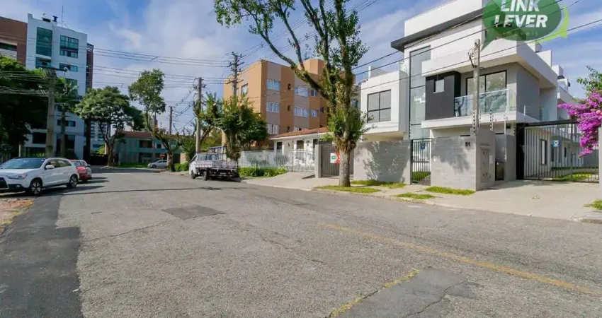 Sobrado com 3 dormitórios à venda, 194 m² por R$ 1.060.000,00 - Boa Vista - Curitiba/PR