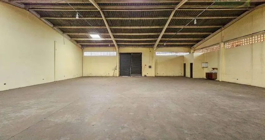 Galpão para alugar, 420 m² por R$ 7.877/mês - Centro - Curitiba/PR